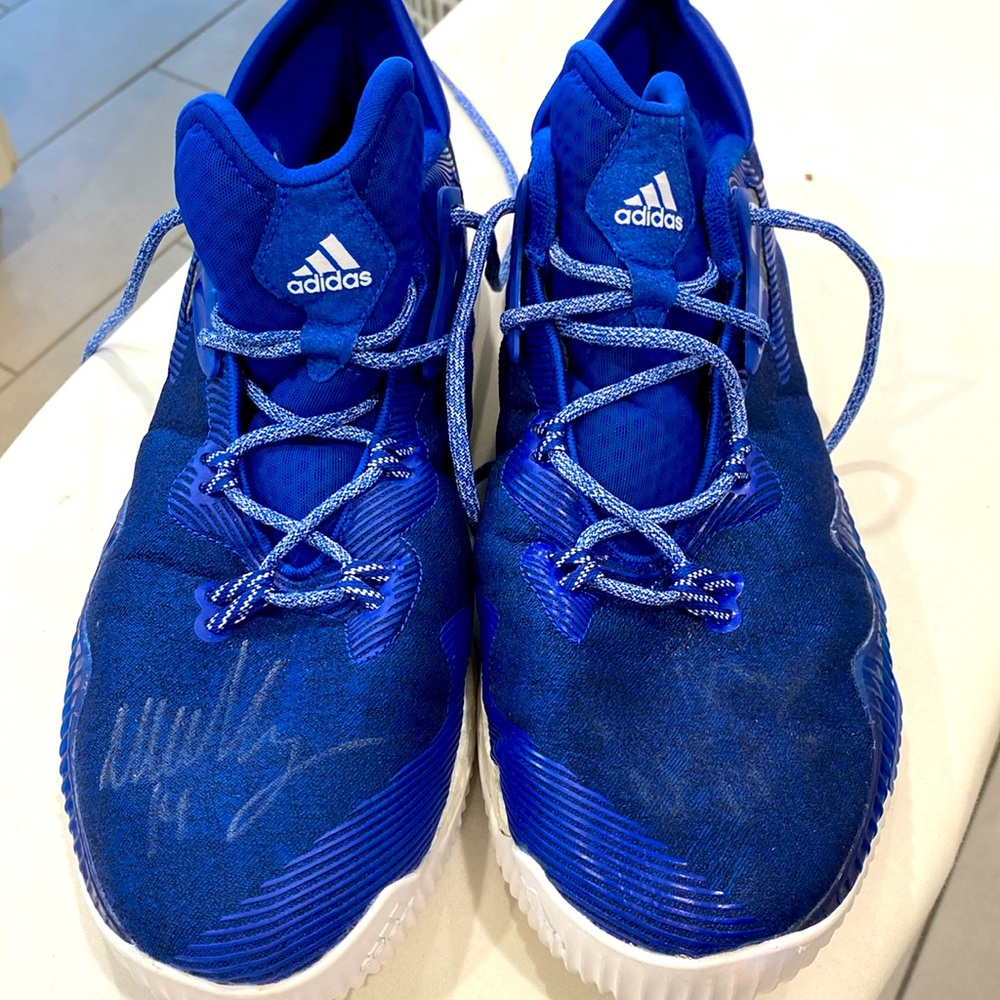 Adidas men’s tennis shoe size 15
